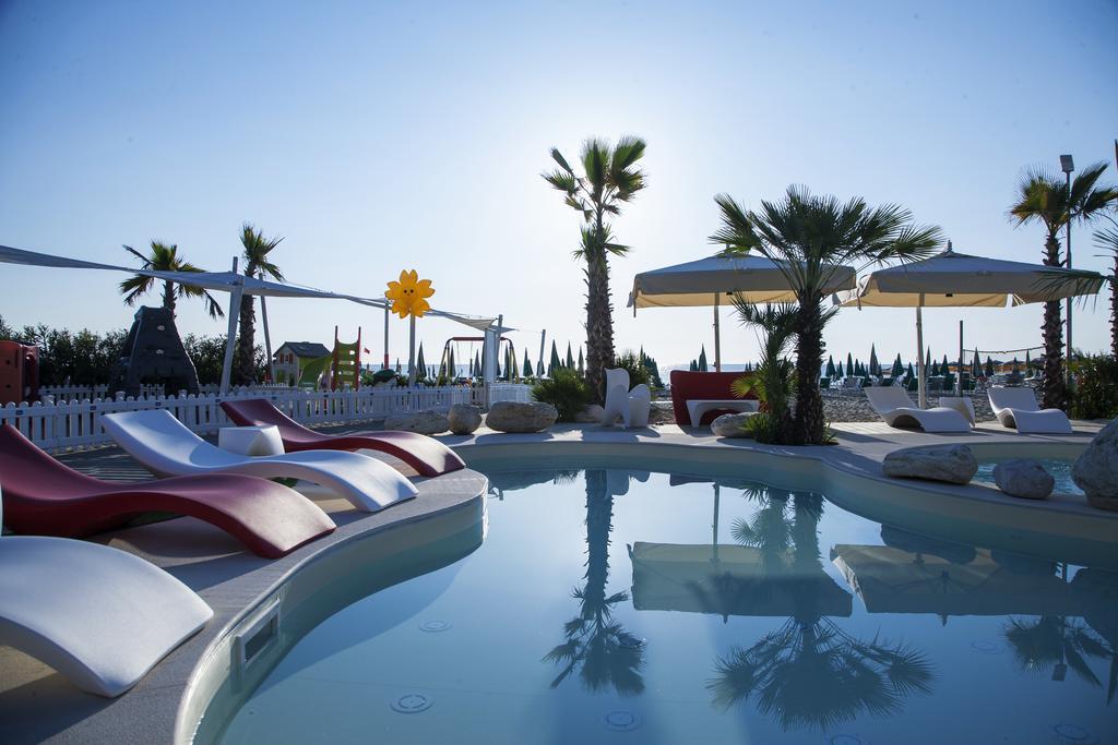 Hotel Doge Alba Adriatica Exterior photo