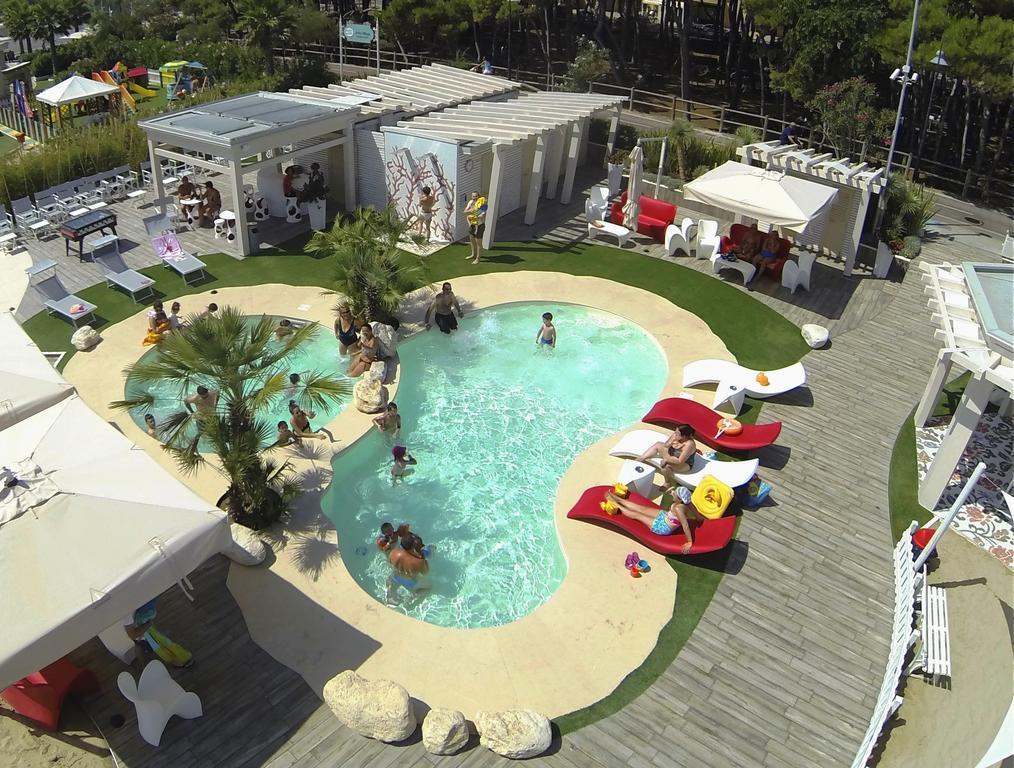 Hotel Doge Alba Adriatica Exterior photo